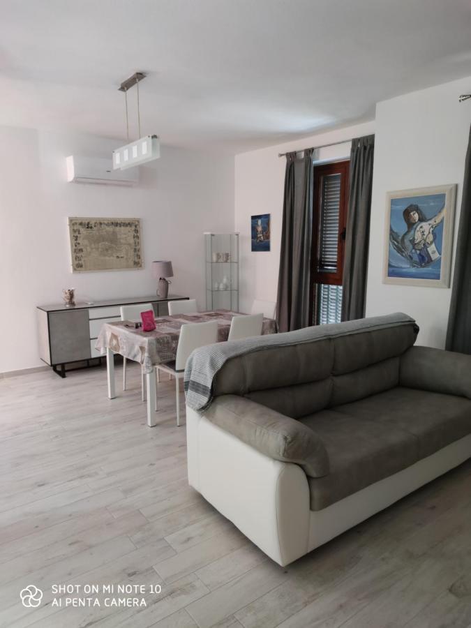 Appartamento Fronte Mare Palau Buitenkant foto